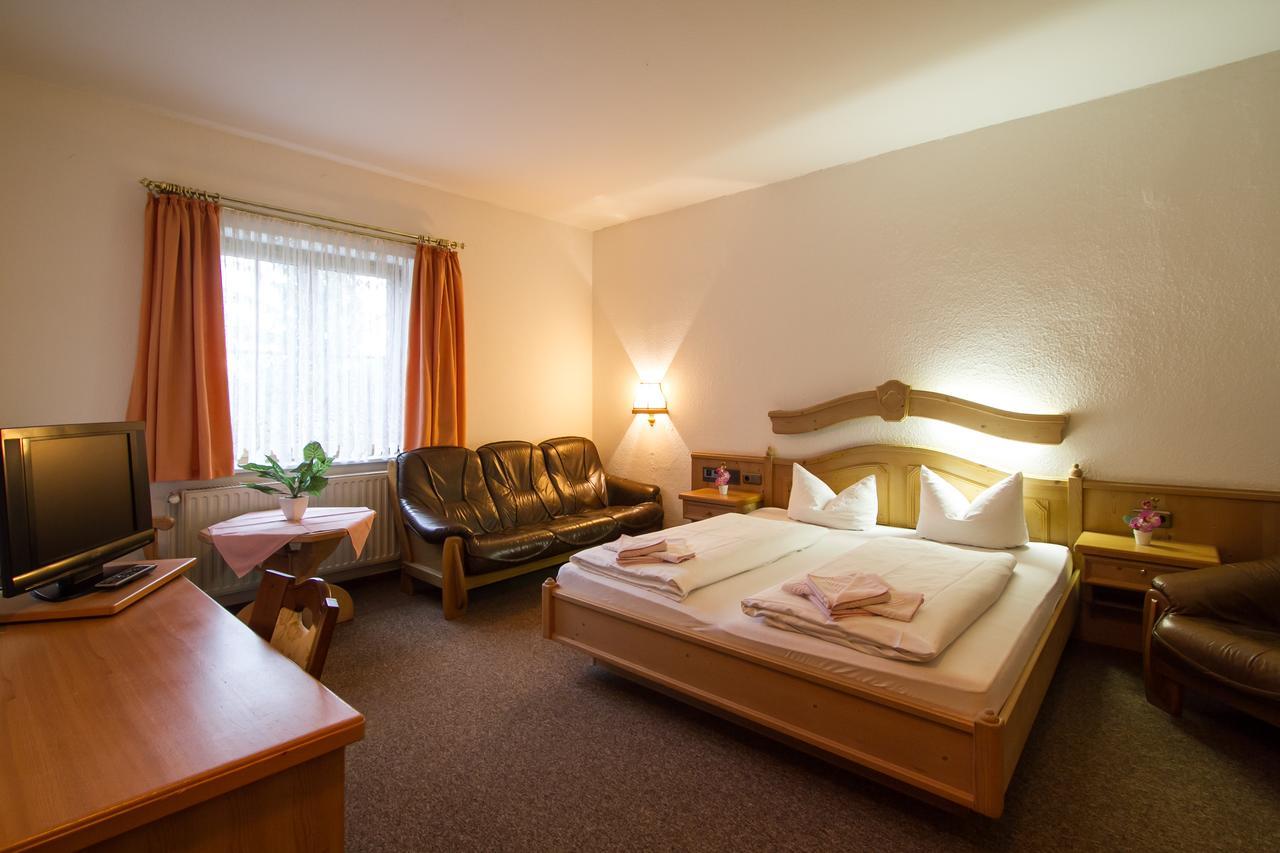 Hotel Groebern Am See Grobern Экстерьер фото